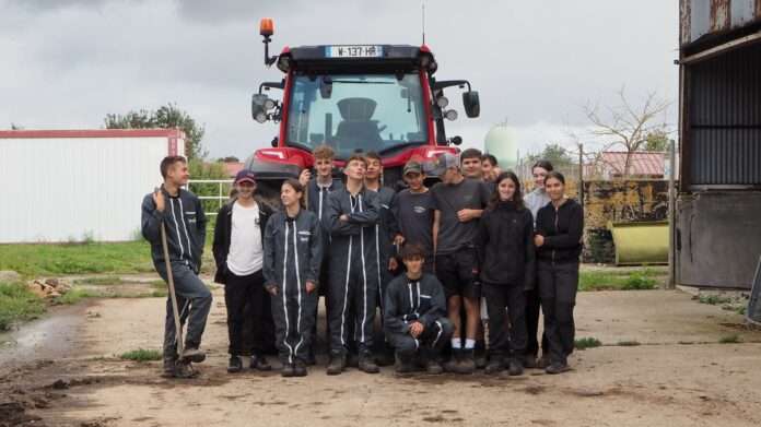 Des élèves du lycée agricole de Rouffach sur la ferme de Judenmatt