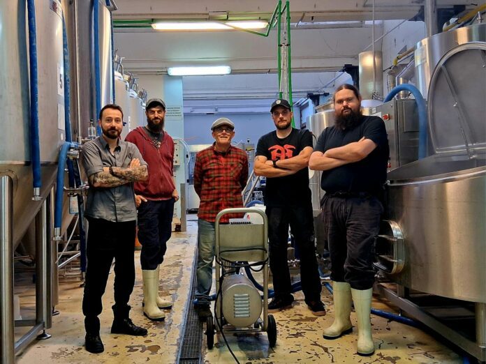 Toute l’équipe derrière la brasserie Taal, à l’exception d’Olivier Eck