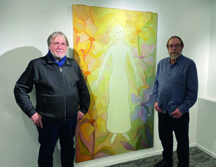 Pascklin et Luc Dornstetter devant La Vierge aux fleurs.