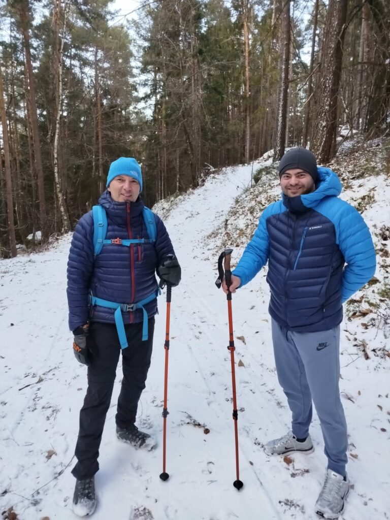 Maxime Robiez (à gauche) et Antoine Lauer s’entraînent ensemble en vue de l’ascension du mont Toubkal.