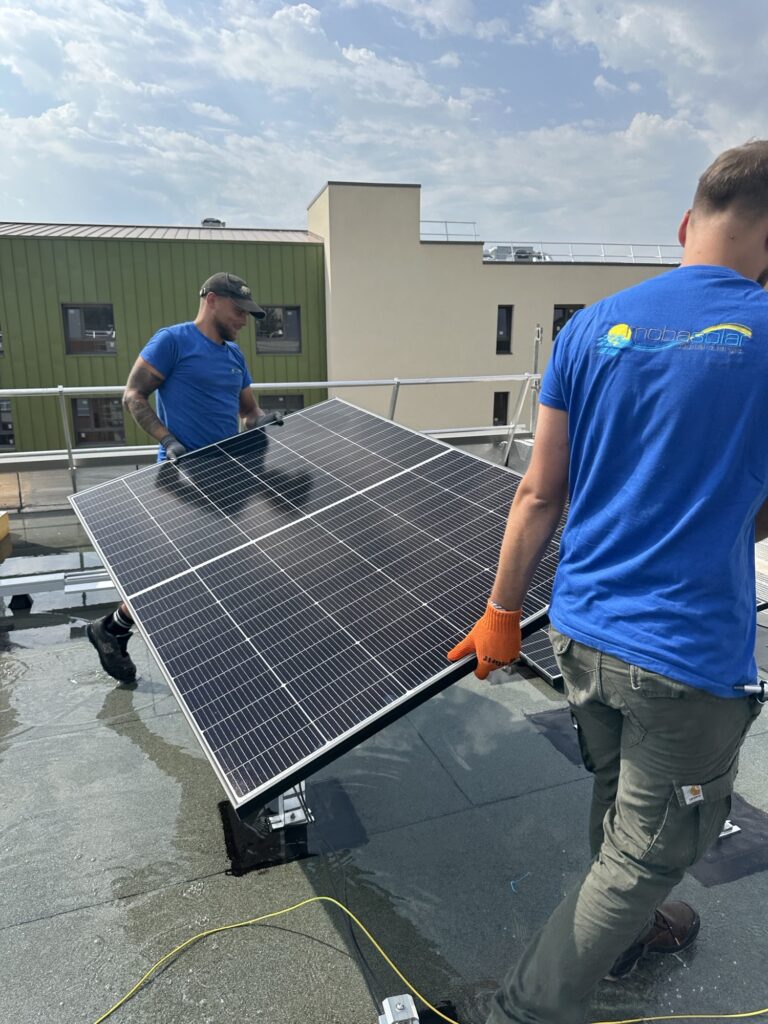 Les poseurs de Mobasolar