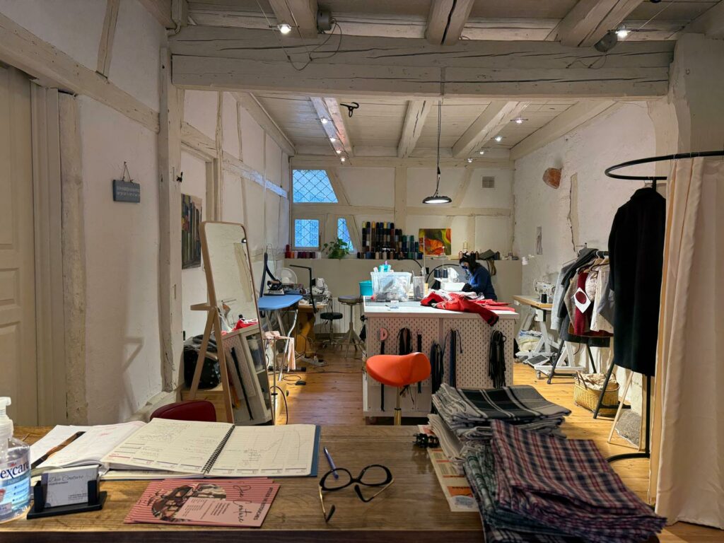 L'atelier du magasin Déa Couture