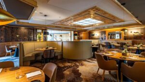 La nouvelle salle de restaurant. Moulin, Journal Maxi Flash
